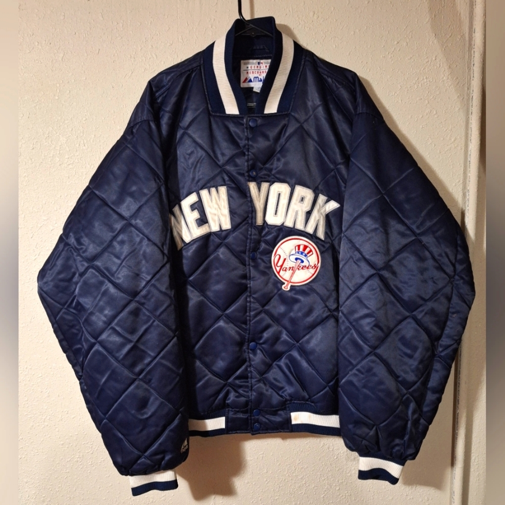 MLB New York Yankees Majestic Navy Blue Quilted Bomber Jacket & Ribbed Collar